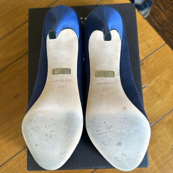 Badgley Mischka Davida navy satin peep toe heels - Picture 6 of 11